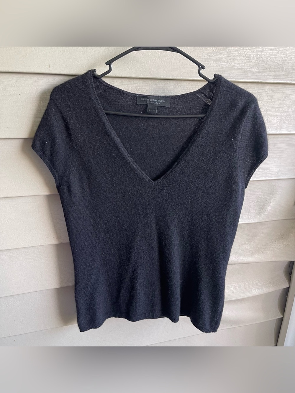 Express Sweater Womens 100% Cashmere V-Neck Size L Black Cap Sleeve Quite Luxury